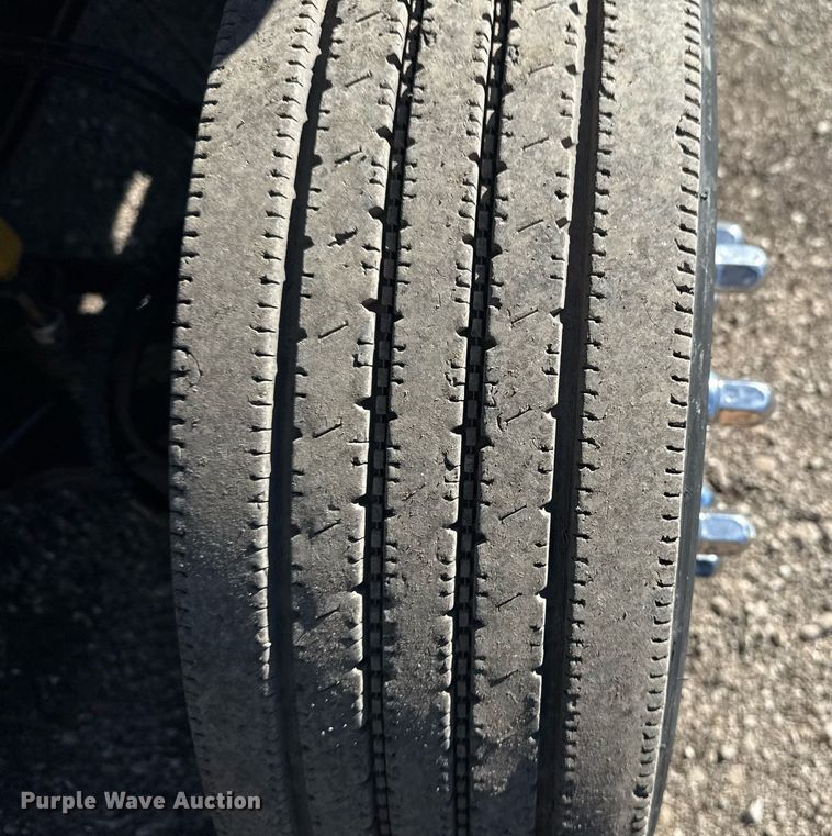 image for item EG2572 2007 GMC C5500 rollback truck