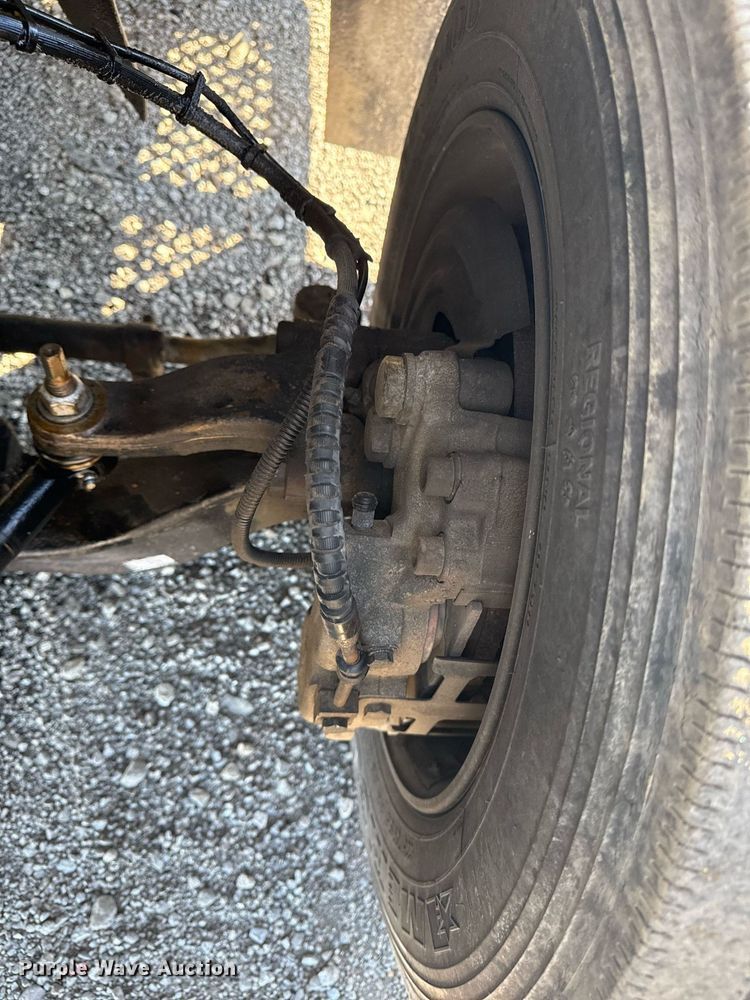 image for item EG2572 2007 GMC C5500 rollback truck