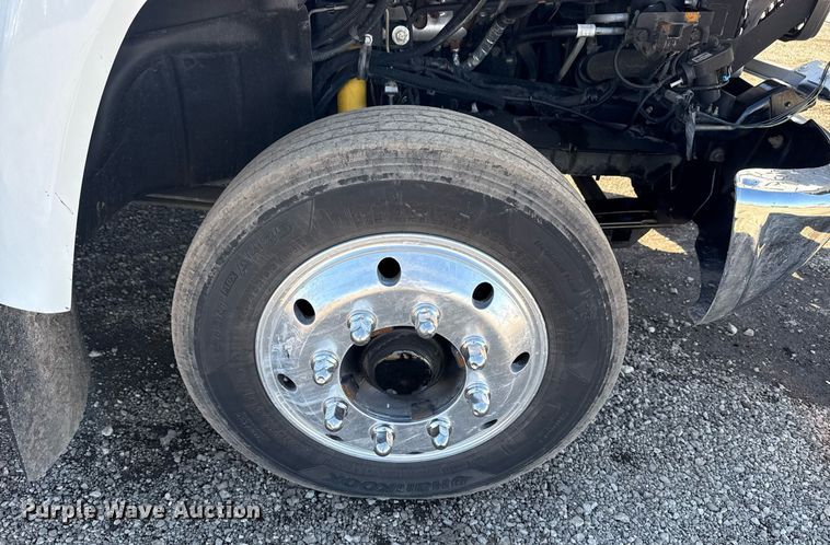 image for item EG2572 2007 GMC C5500 rollback truck