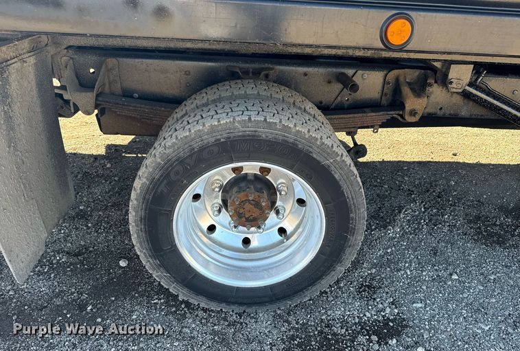 image for item EG2572 2007 GMC C5500 rollback truck