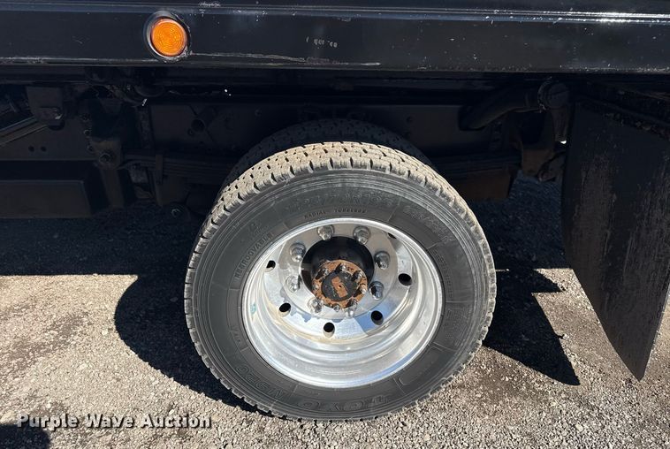 image for item EG2572 2007 GMC C5500 rollback truck