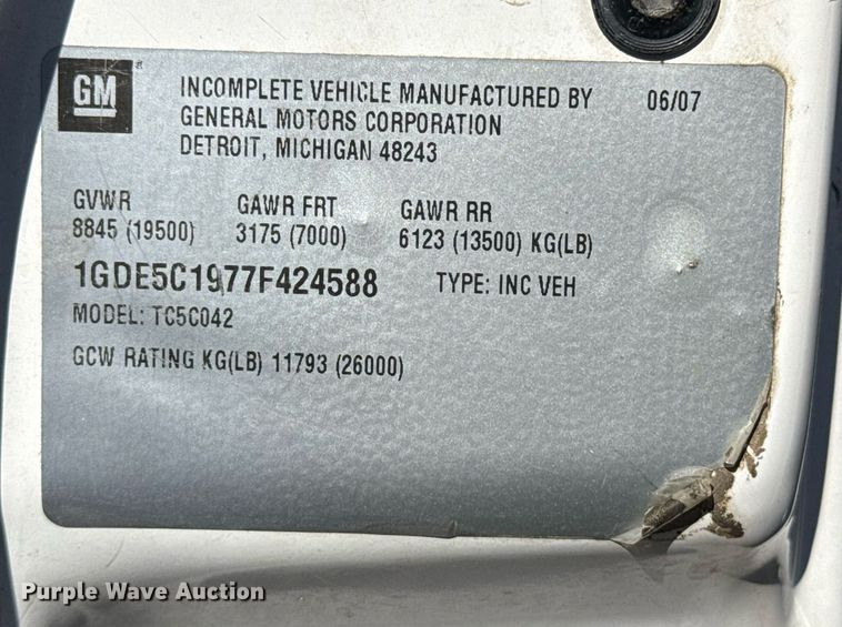 image for item EG2572 2007 GMC C5500 rollback truck