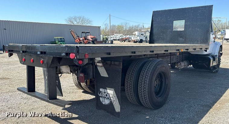 image for item EG2666 1995 International 4900 flatbed truck