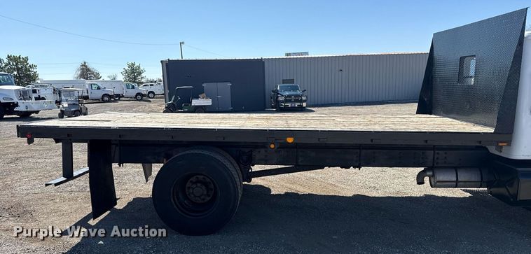 image for item EG2666 1995 International 4900 flatbed truck