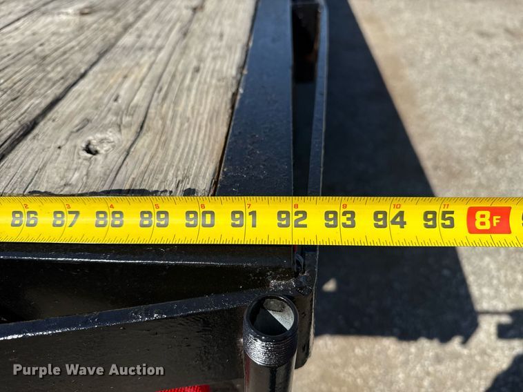 image for item EG2666 1995 International 4900 flatbed truck