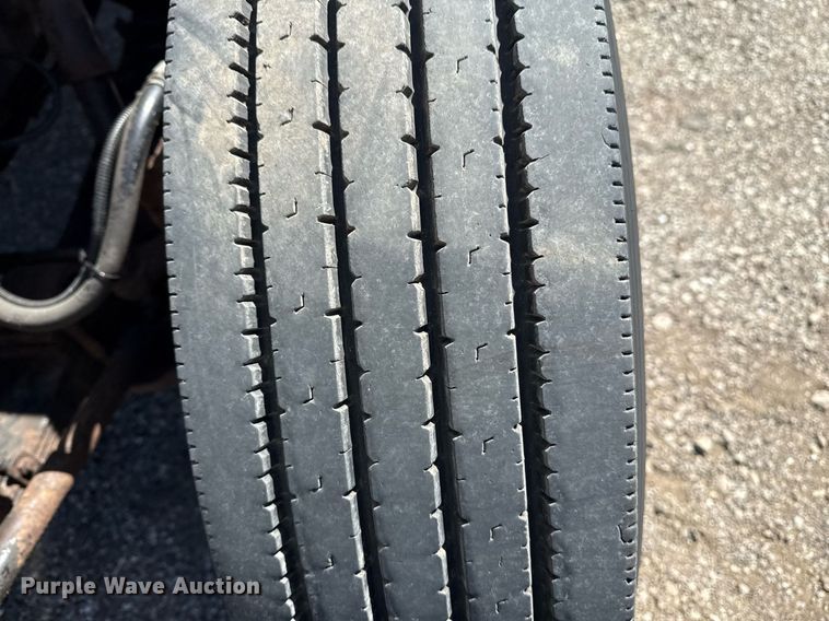 image for item EG2666 1995 International 4900 flatbed truck