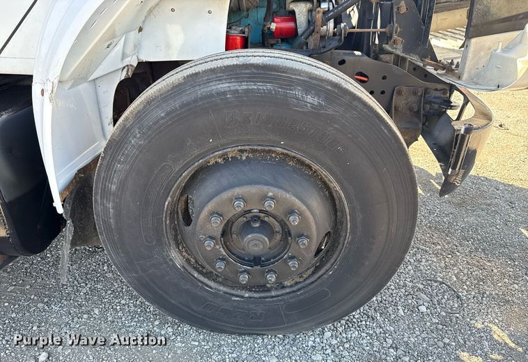 image for item EG2666 1995 International 4900 flatbed truck