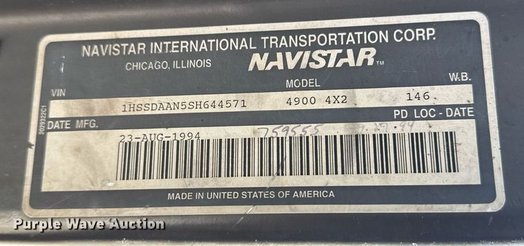 image for item EG2666 1995 International 4900 flatbed truck