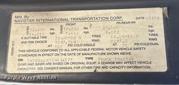 image for item EG2666 1995 International 4900 flatbed truck