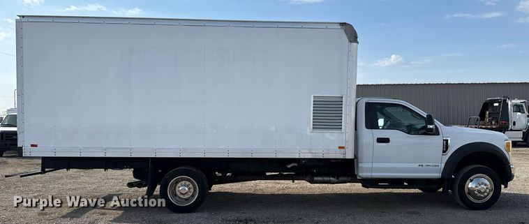 image for item EG5695 2017 Ford F550 Super Duty box truck