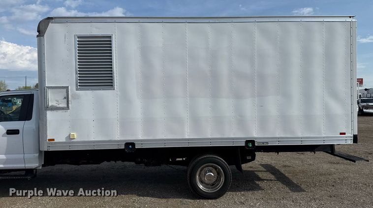 image for item EG5695 2017 Ford F550 Super Duty box truck