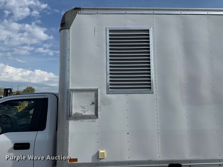 image for item EG5695 2017 Ford F550 Super Duty box truck