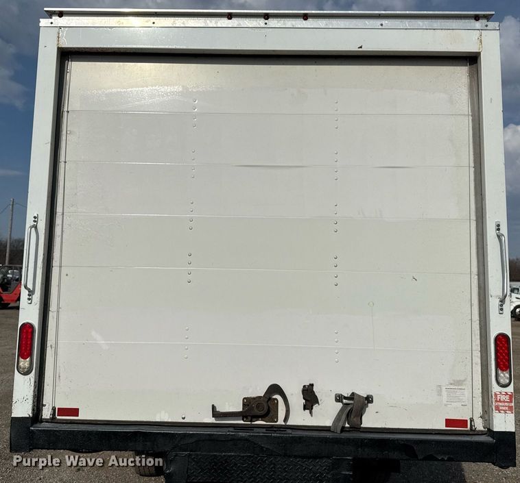 image for item EG5695 2017 Ford F550 Super Duty box truck