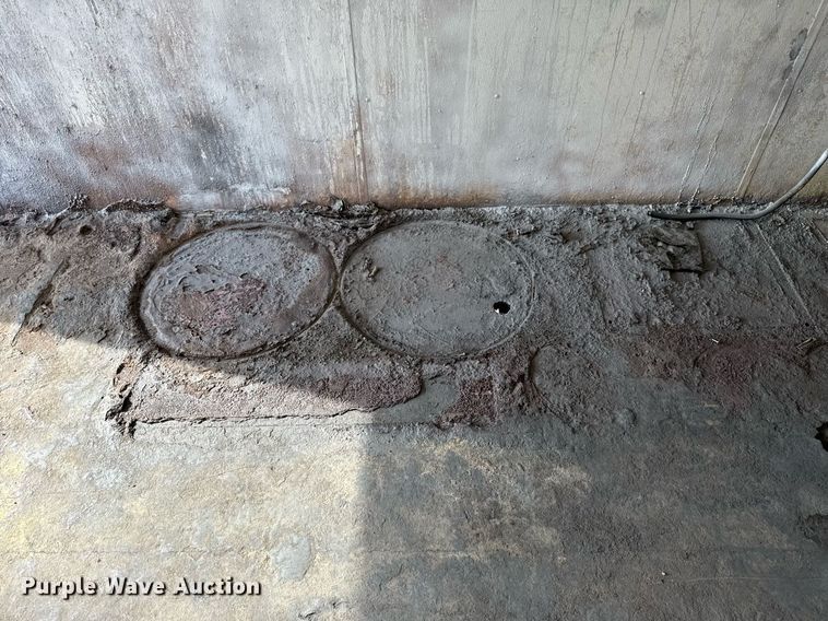 image for item EG5695 2017 Ford F550 Super Duty box truck