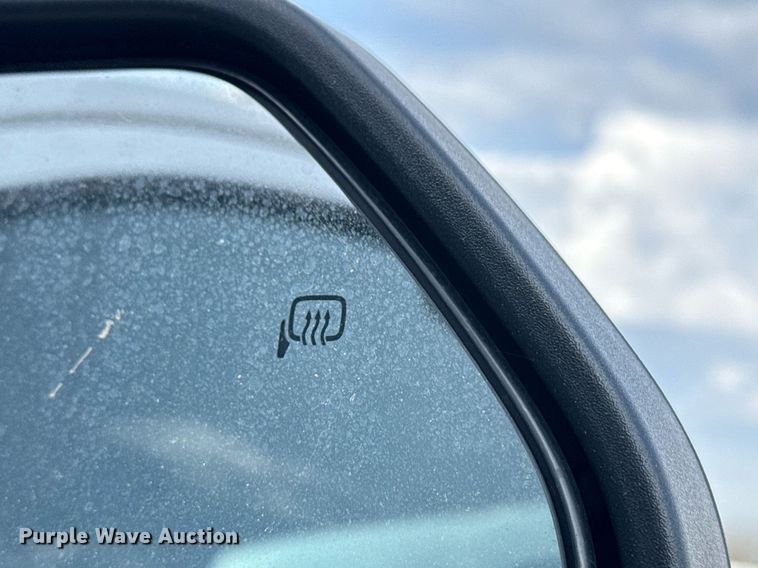 image for item EG5695 2017 Ford F550 Super Duty box truck