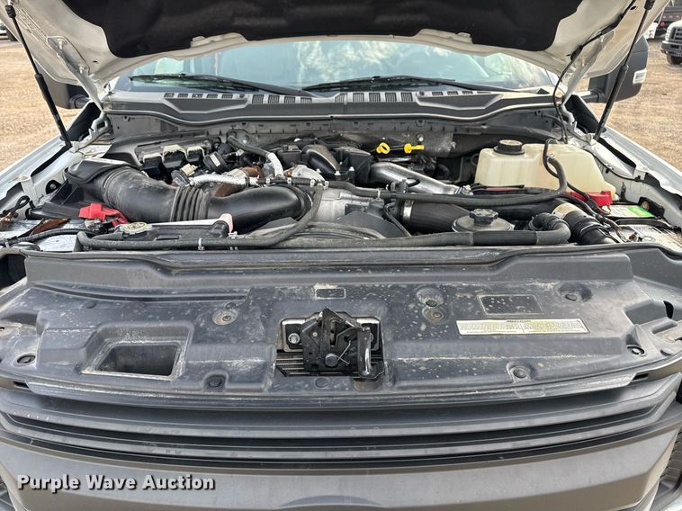 image for item EG5695 2017 Ford F550 Super Duty box truck