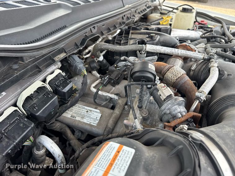 image for item EG5695 2017 Ford F550 Super Duty box truck