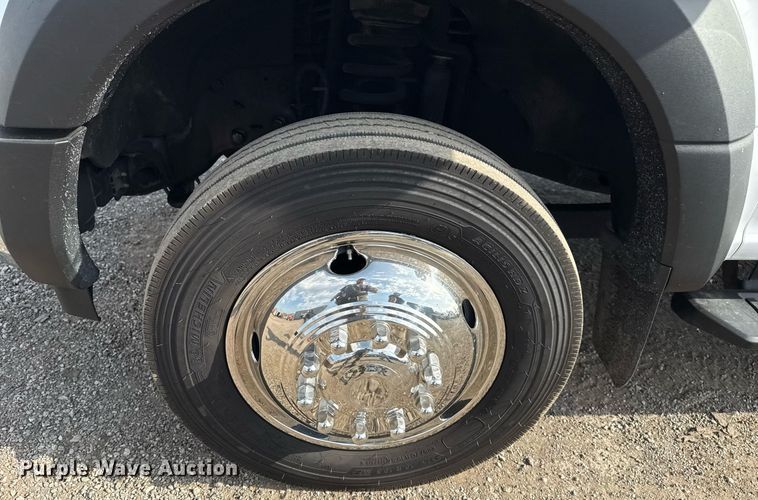 image for item EG5695 2017 Ford F550 Super Duty box truck