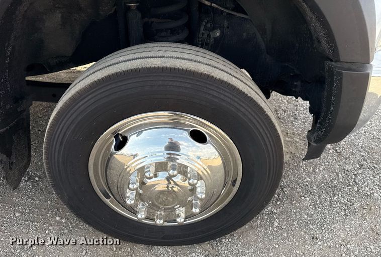 image for item EG5695 2017 Ford F550 Super Duty box truck