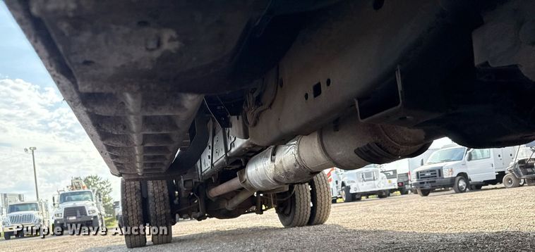 image for item EG5695 2017 Ford F550 Super Duty box truck