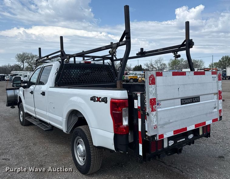 image for item EG5699 2019 Ford F250 Super Duty Crew Cab pickup truck