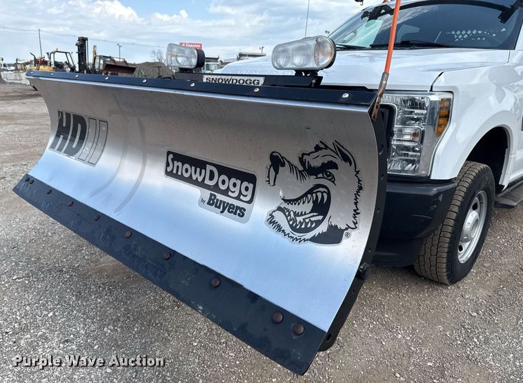 image for item EG5699 2019 Ford F250 Super Duty Crew Cab pickup truck