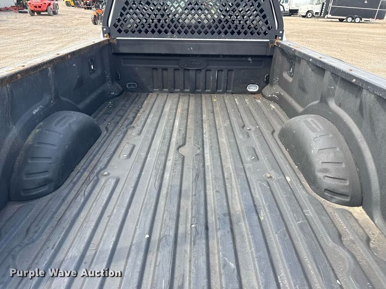 image for item EG5699 2019 Ford F250 Super Duty Crew Cab pickup truck