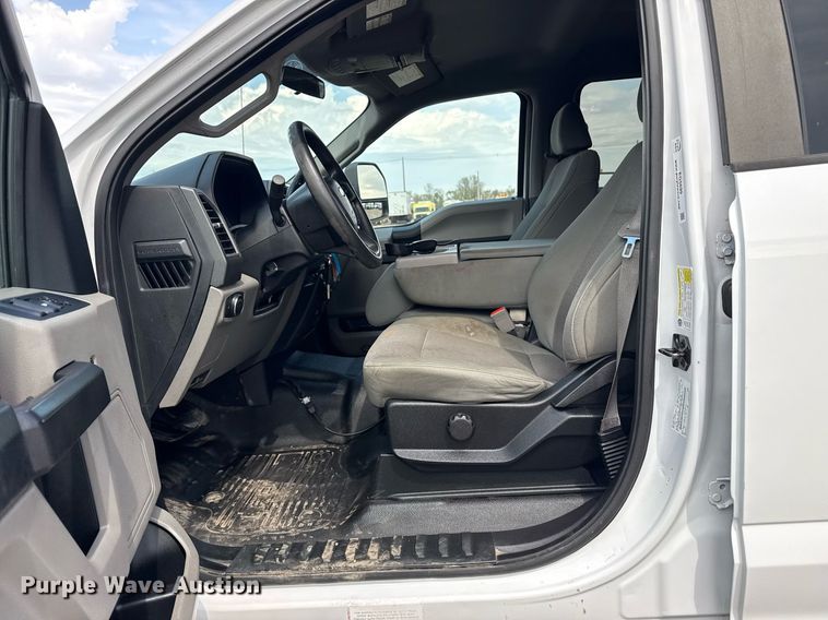 image for item EG5699 2019 Ford F250 Super Duty Crew Cab pickup truck