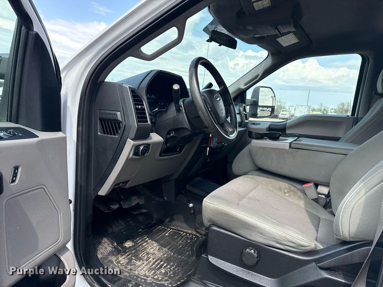 image for item EG5699 2019 Ford F250 Super Duty Crew Cab pickup truck