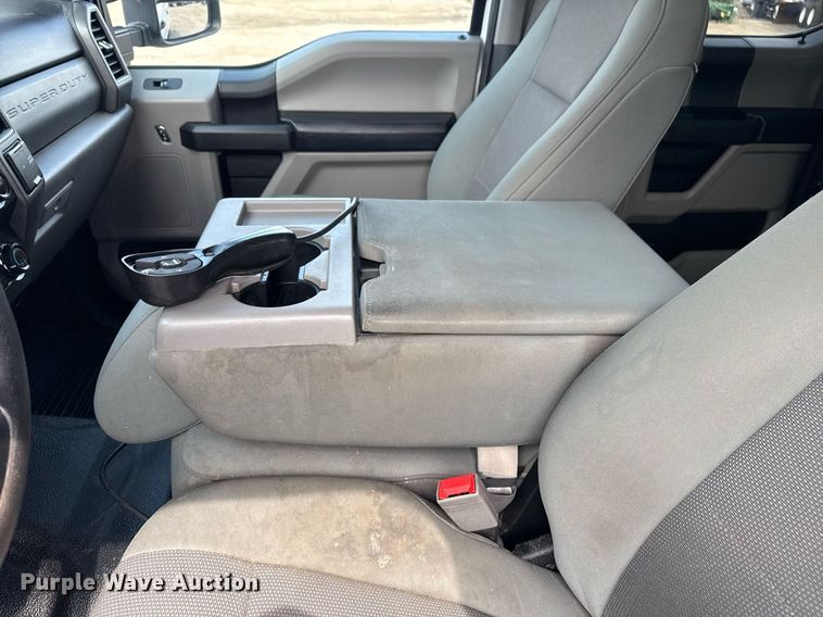 image for item EG5699 2019 Ford F250 Super Duty Crew Cab pickup truck