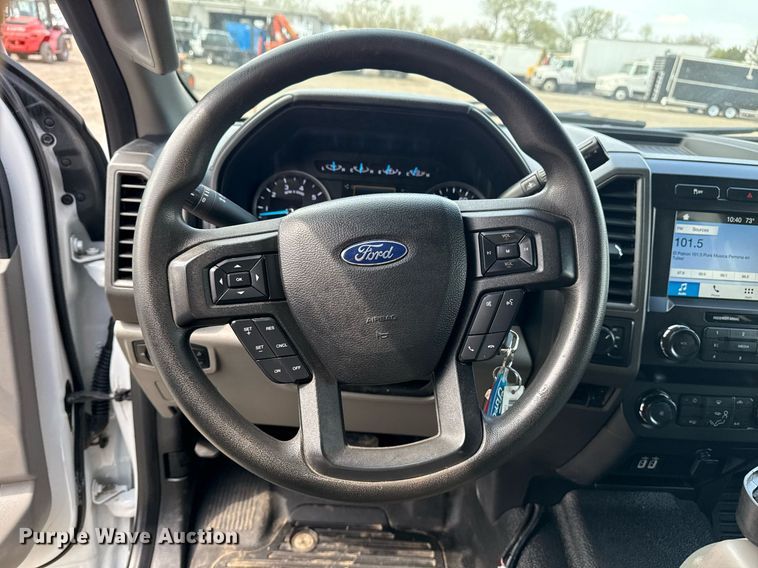 image for item EG5699 2019 Ford F250 Super Duty Crew Cab pickup truck