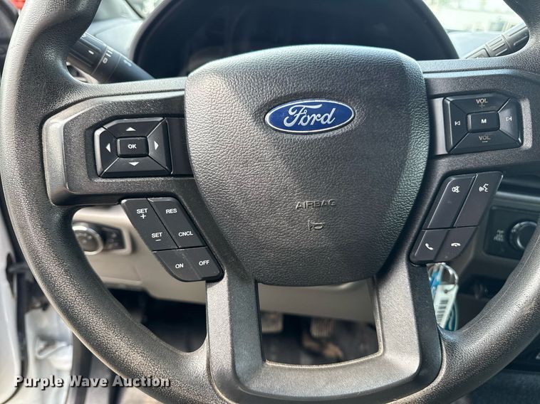 image for item EG5699 2019 Ford F250 Super Duty Crew Cab pickup truck