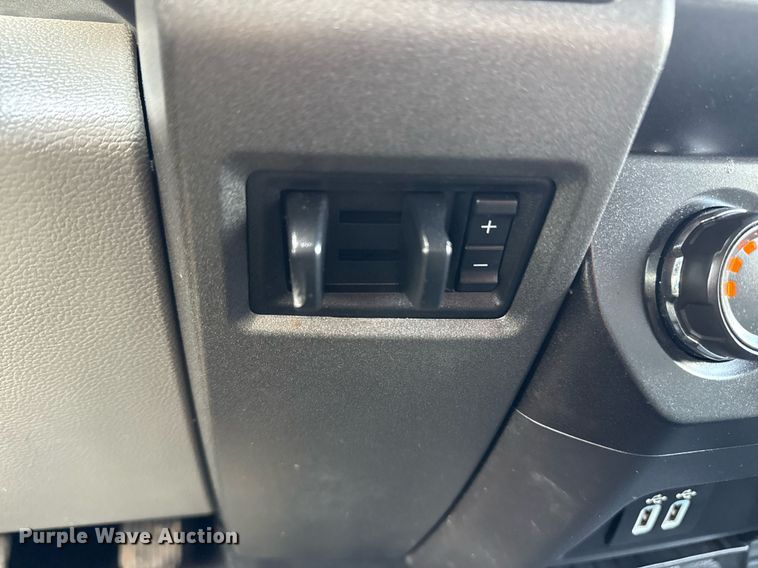 image for item EG5699 2019 Ford F250 Super Duty Crew Cab pickup truck