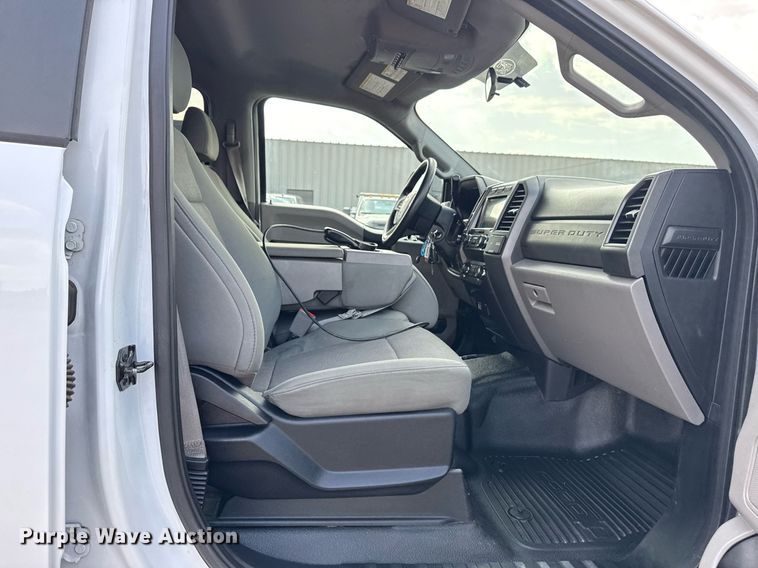 image for item EG5699 2019 Ford F250 Super Duty Crew Cab pickup truck