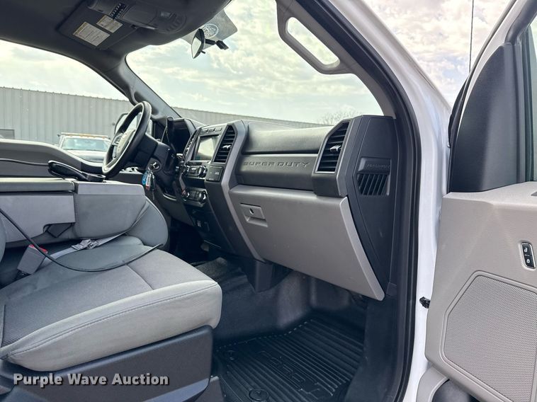 image for item EG5699 2019 Ford F250 Super Duty Crew Cab pickup truck