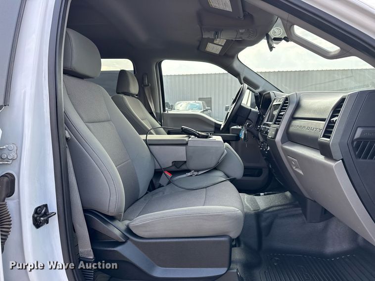 image for item EG5699 2019 Ford F250 Super Duty Crew Cab pickup truck