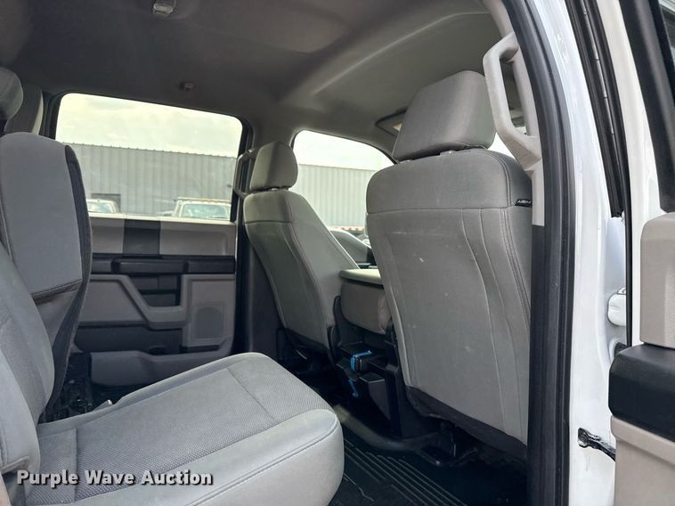 image for item EG5699 2019 Ford F250 Super Duty Crew Cab pickup truck