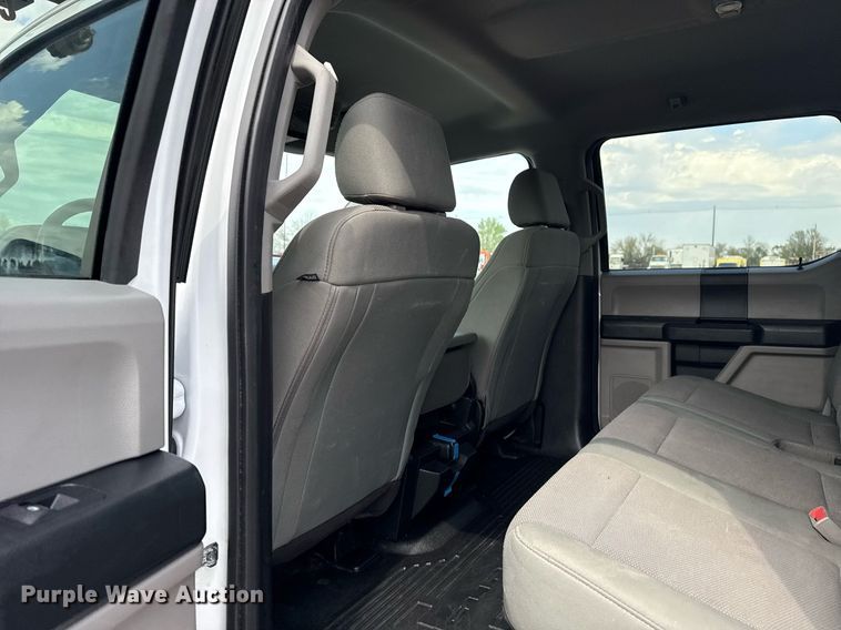 image for item EG5699 2019 Ford F250 Super Duty Crew Cab pickup truck