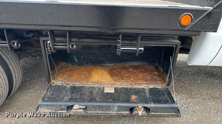 image for item EG5702 2008 Ford F450 Super Duty Crew Cab flatbed truck