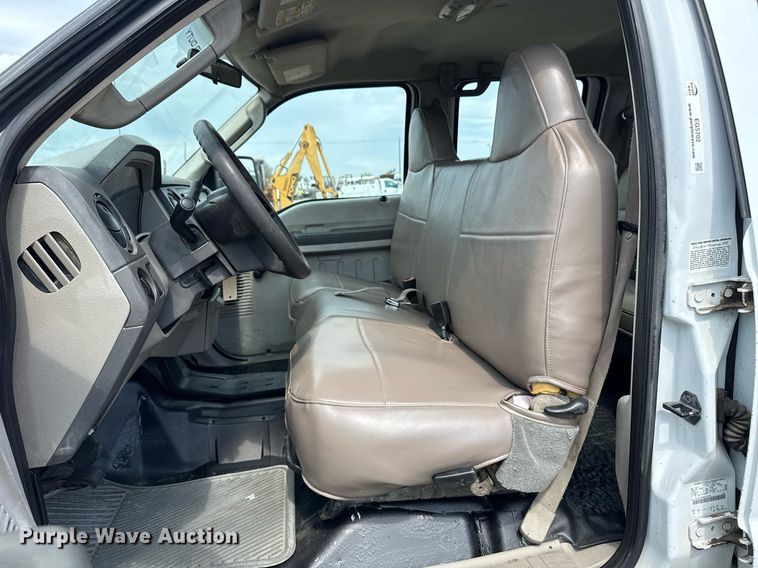 image for item EG5702 2008 Ford F450 Super Duty Crew Cab flatbed truck