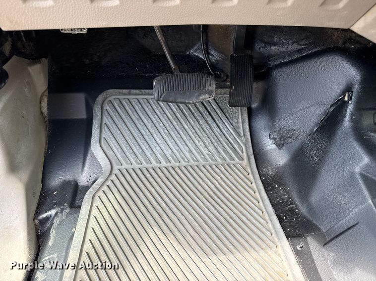 image for item EG5702 2008 Ford F450 Super Duty Crew Cab flatbed truck