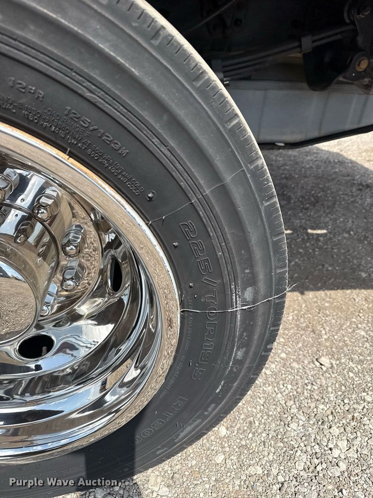 image for item EG5702 2008 Ford F450 Super Duty Crew Cab flatbed truck