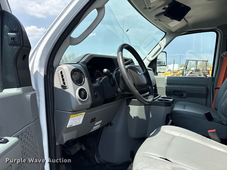 image for item EG5703 2018 Ford E450  Super Duty refrigerated truck