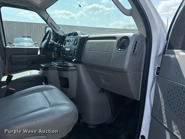 image for item EG5703 2018 Ford E450  Super Duty refrigerated truck