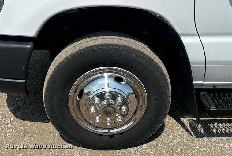 image for item EG5703 2018 Ford E450  Super Duty refrigerated truck