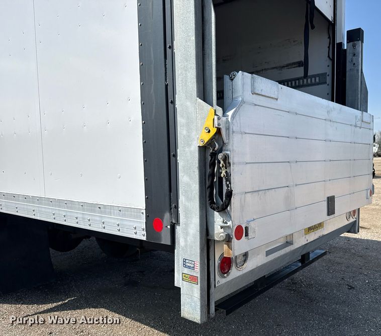 image for item EG5707 2018 Ford F650 Super Duty box truck