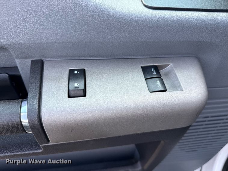 image for item EG5707 2018 Ford F650 Super Duty box truck