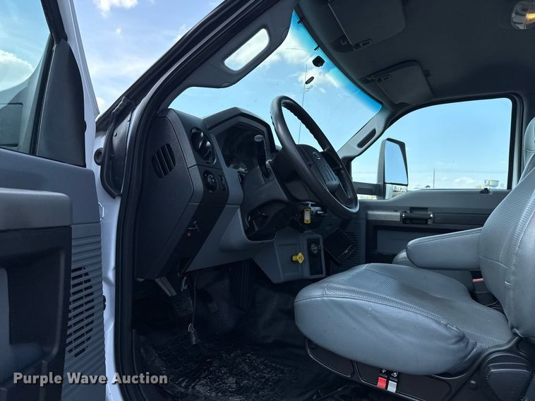 image for item EG5707 2018 Ford F650 Super Duty box truck