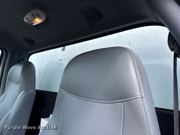 image for item EG5707 2018 Ford F650 Super Duty box truck