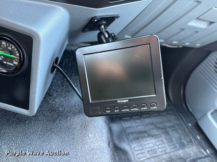 image for item EG5707 2018 Ford F650 Super Duty box truck